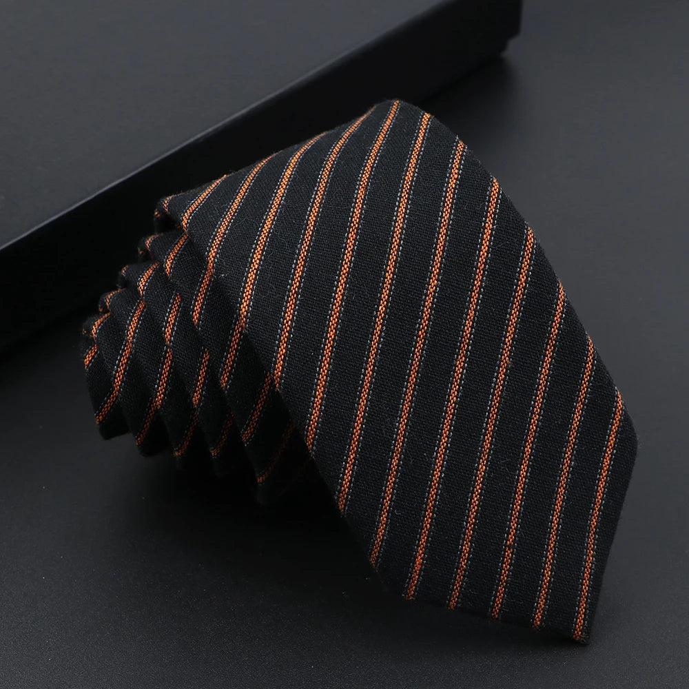 Herren Schmale Baumwollkrawatte – Handgefertigte 100% Baumwolle Krawatte | Uni & Gestreift für Business, Anzug & Formelle Anlässe Kaufschwan® Schwarz mit goldenen Linien