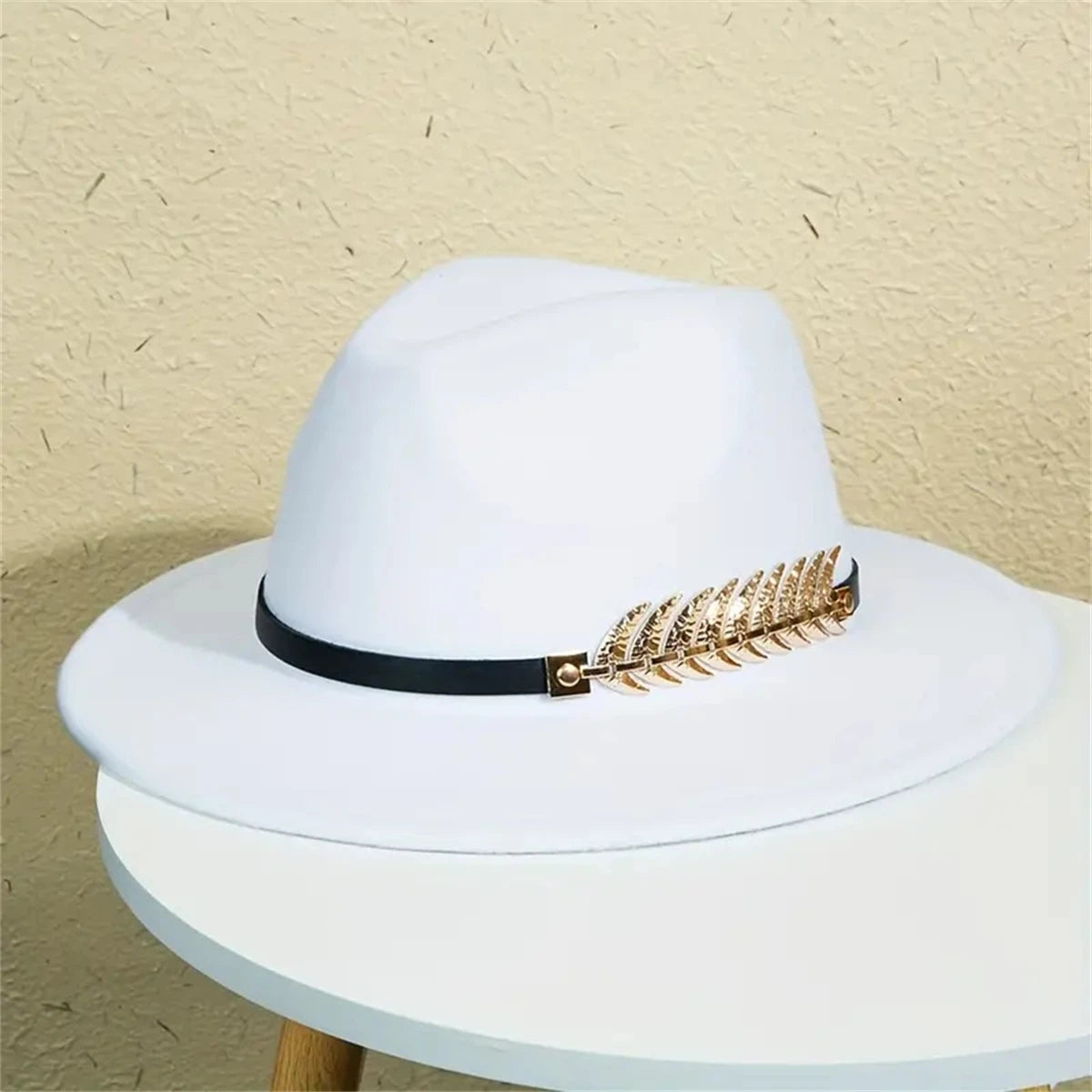 Klassischer Western Cowboy Hut – Tweed Filzhut mit flacher Krempe, Retro Jazz Sonnenhut für Damen & Herren Kaufschwan® Weiß 57