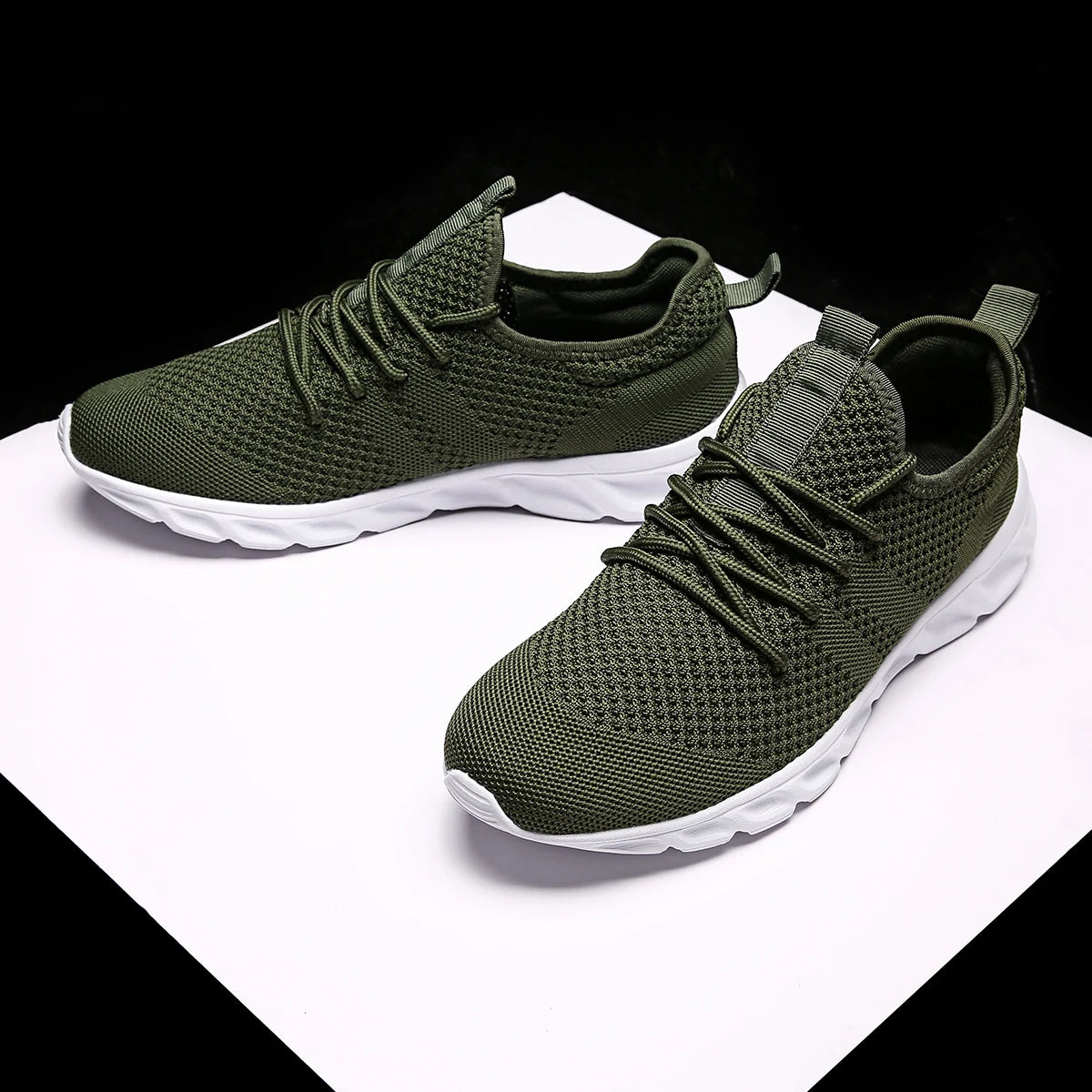 Leichte Herren Sneaker – Leichte & Atmungsaktive Sommer Sportschuhe | Bequeme Herren Schuhe