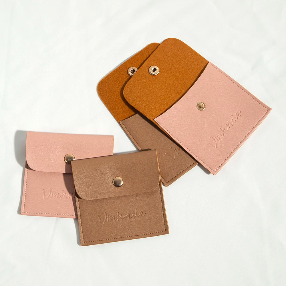 50 Stück Personalisierte PU-Leder Schmuckbeutel – Mit Druckknopfverschluss | Logo-Druck für Ohrringe, Ringe, Broschen & Geschenke