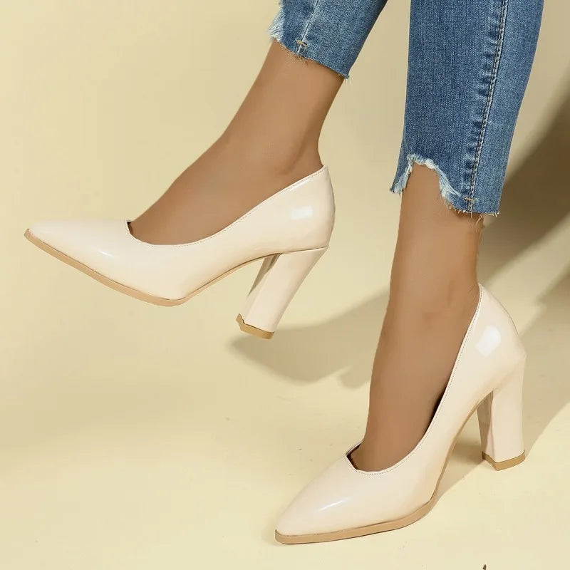 Damen Business-Pumps mit Blockabsatz – Spitzes Slip-On Design | Elegante Sommerschuhe für Büro & Karriere mit Rutschfester Sohle Kaufschwan®