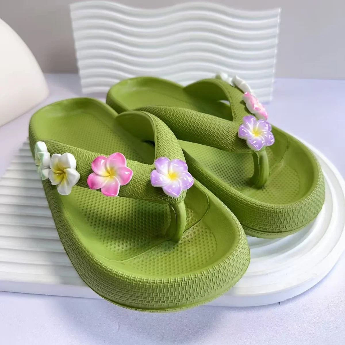 Damen Süße Bunte Ei-Blumen Flip-Flops | Sommer-Sandalen | Strand, Party & Freizeit Hausschuhe Kaufschwan®