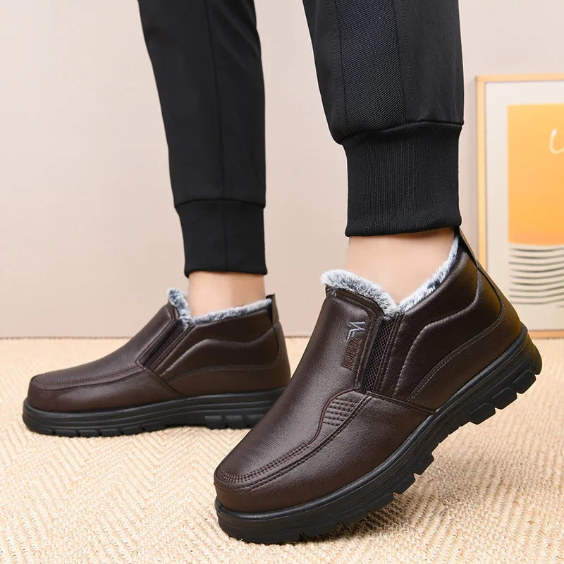 Herren Winterstiefel aus Leder – Wasserdicht & Rutschfest | Gefütterte Warme Baumwoll-Stiefeletten für Arbeit & Outdoor Kaufschwan®