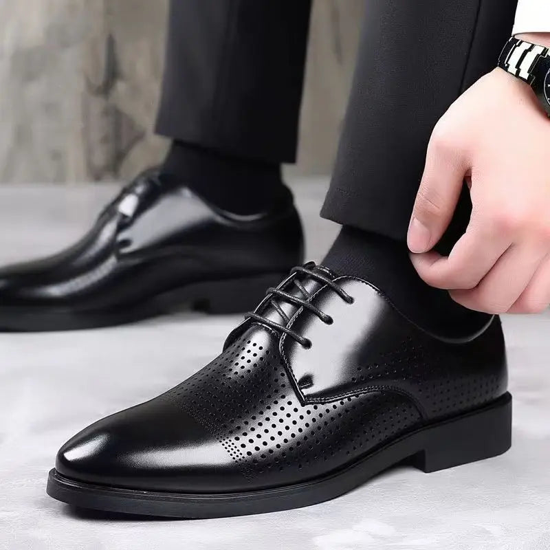 Herren Sommer-Businessschuhe mit Lochdesign – Runde Spitze & Schnürung | Atmungsaktive Elegante Lederschuhe für Büro & Anlass Kaufschwan®