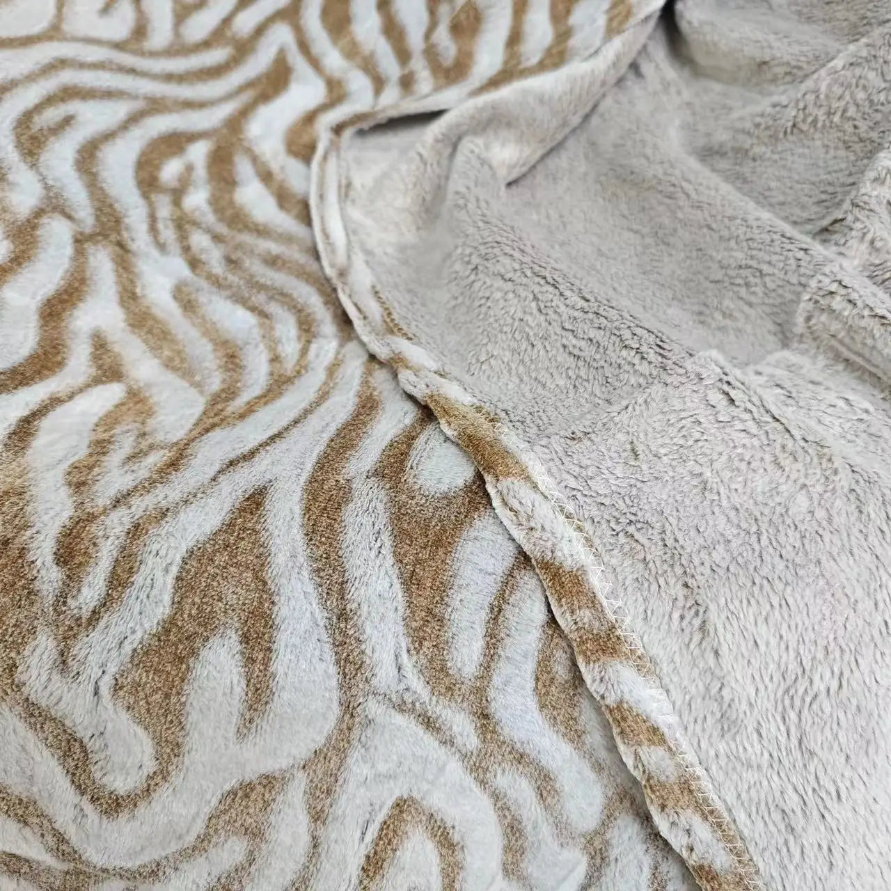 3D Zebra Flanell Fleece Zwillingsdecke – Leicht, superweich & gemütlich mit Gepardenmuster für Couch, Sofa & Bett Kaufschwan® Braun 127x152 cm