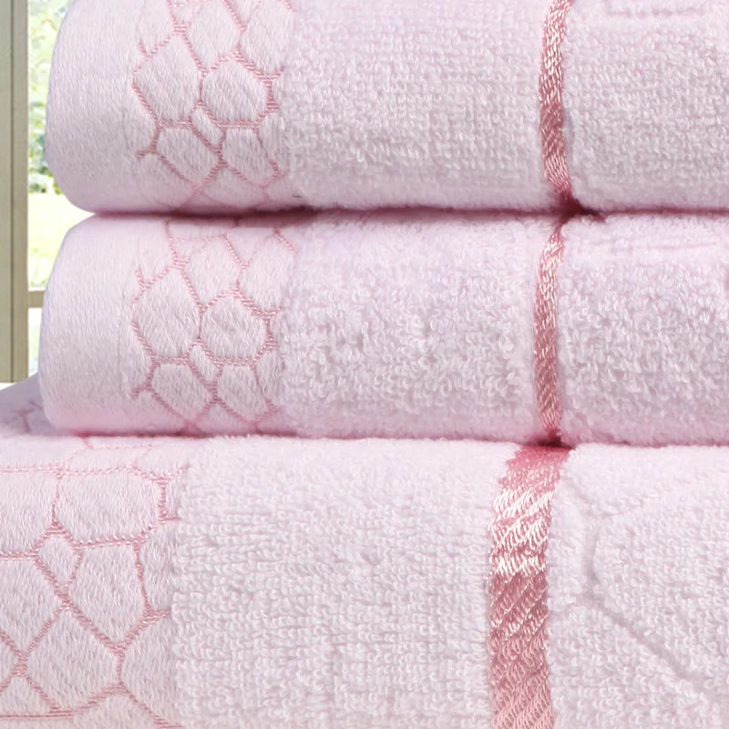 3-teiliges Baumwoll Handtuch Set – 2 Gesichtstücher (34×72cm) + 1 Großes Duschtuch (70×140cm) | Weich, Saugfähig & Stilvolles Rosa Geometrisches Design Kaufschwan®