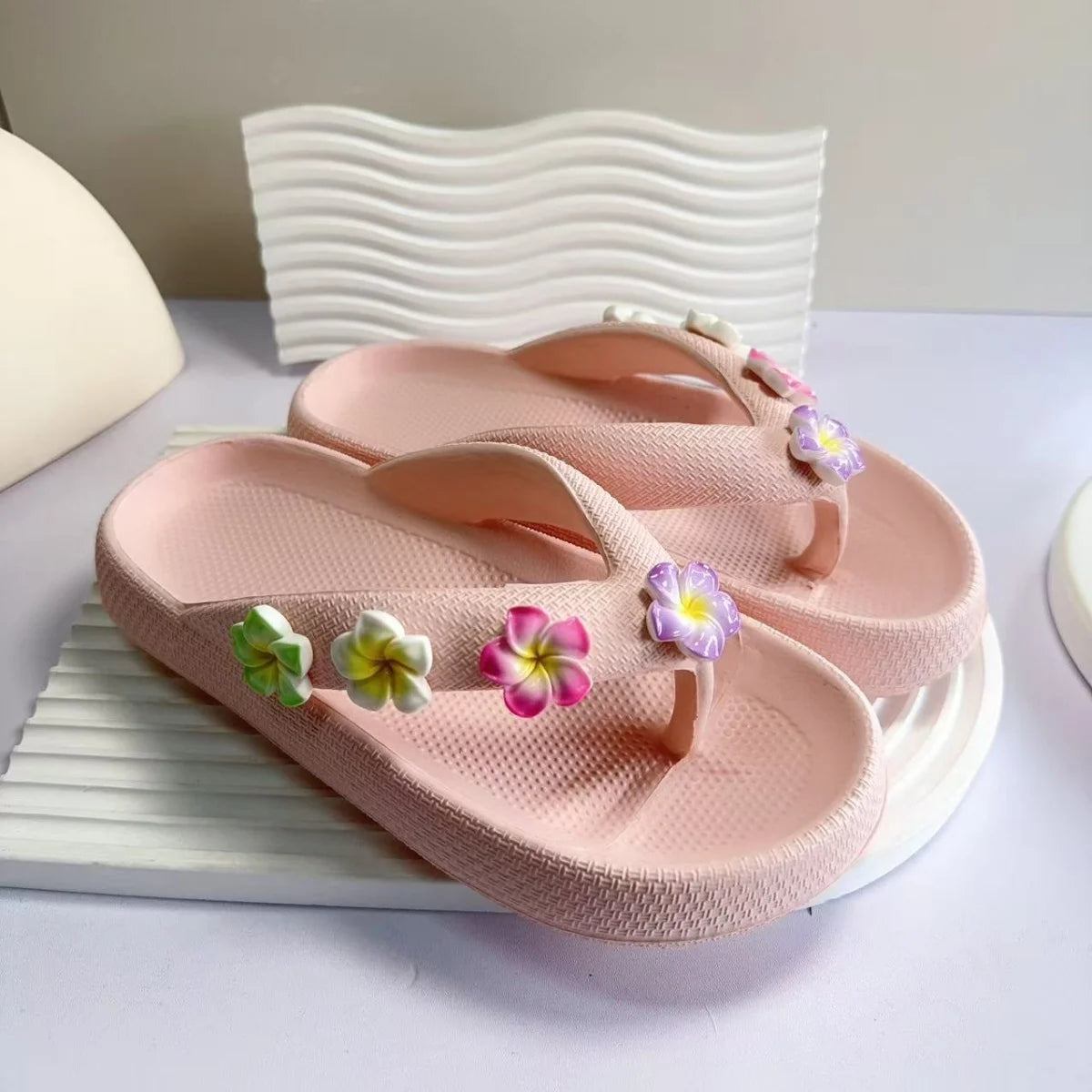 Damen Süße Bunte Ei-Blumen Flip-Flops | Sommer-Sandalen | Strand, Party & Freizeit Hausschuhe Kaufschwan®