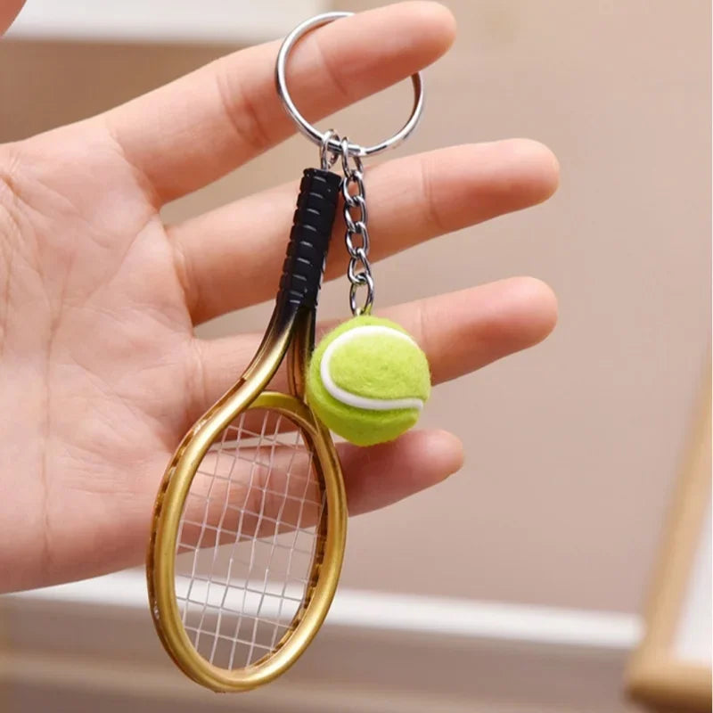 1 Stück Mini Tennis Schläger Schlüsselanhänger – Süßer Sport Schlüsselring | Geschenk für Tennisfans & Sportliebhaber Kaufschwan® Gold