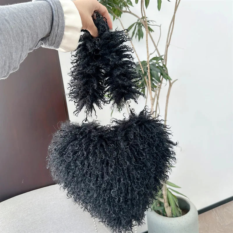 Herzförmige Plüsch Crossbody Tasche – Süße Love Kunstfell Damen Schultertasche & Flauschige Unterarm Handtasche