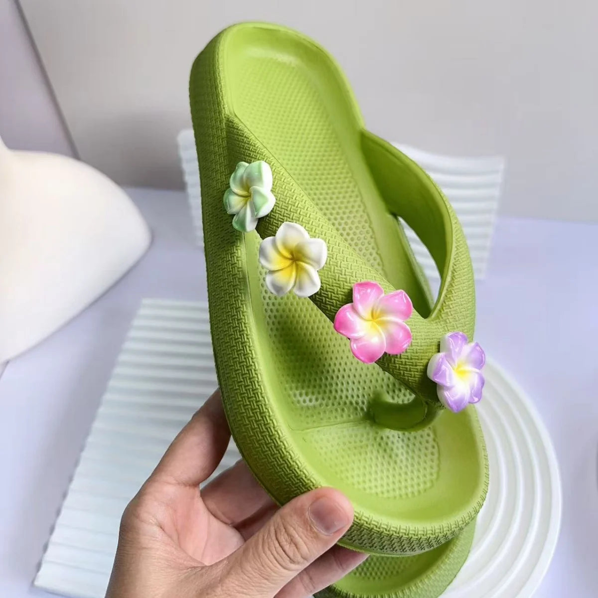 Damen Süße Bunte Ei-Blumen Flip-Flops | Sommer-Sandalen | Strand, Party & Freizeit Hausschuhe Kaufschwan®