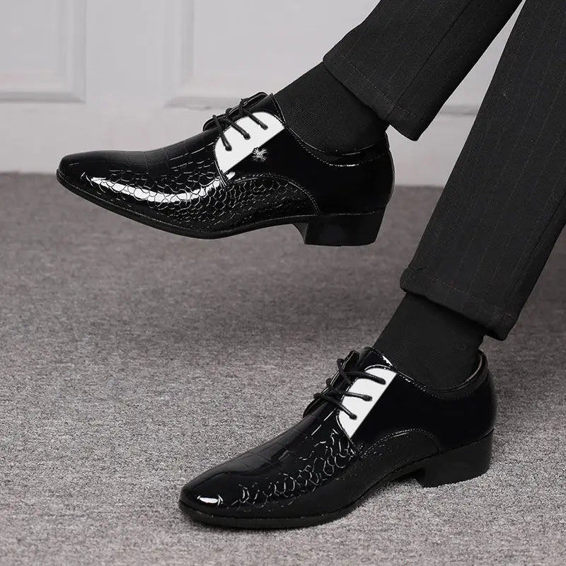 Herren Lackschuhe Schwarz – Elegante Spitzenschuhe mit Glänzendem Finish | Hochwertige Formelle Lederschuhe zum Günstigen Preis Kaufschwan®