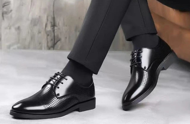 Herren Sommer-Businessschuhe mit Lochdesign – Runde Spitze & Schnürung | Atmungsaktive Elegante Lederschuhe für Büro & Anlass Kaufschwan®