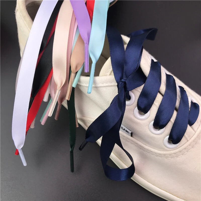 Satin Schnürsenkel aus Seidenband – Flache Modische Laces für Damen Sneaker & Stiefel | Elegante Schuhbänder in 80/100/120/150cm Kaufschwan®