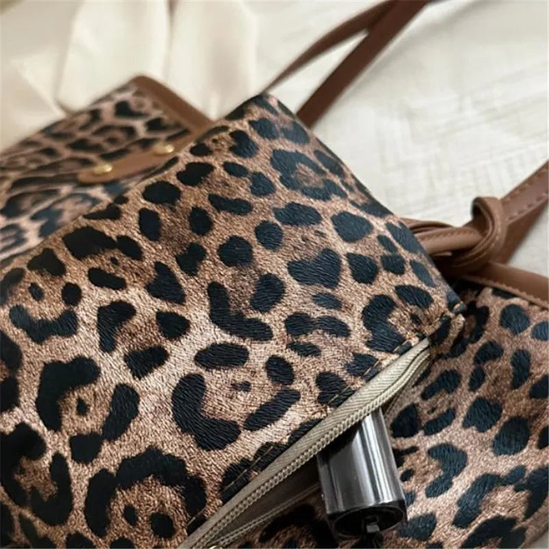 Leopardenmuster Tote Bag mit Beutel – Stylische Kunstleder Schultertasche | Große Kapazität Shopping Bag für Damen Alltag Kaufschwan®