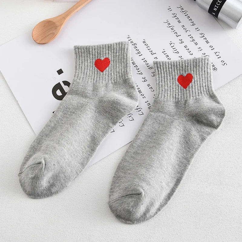 Lässige Süße Herz Liebe Socken | Niedliche & Bequeme Baumwollsocken für Mädchen & Frauen | Winter, Sommer, Herbst Freizeit Kaufschwan® Grau