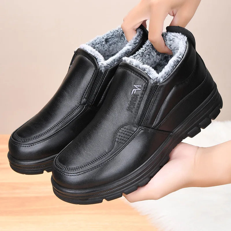 Herren Winterstiefel aus Leder – Wasserdicht & Rutschfest | Gefütterte Warme Baumwoll-Stiefeletten für Arbeit & Outdoor Kaufschwan®