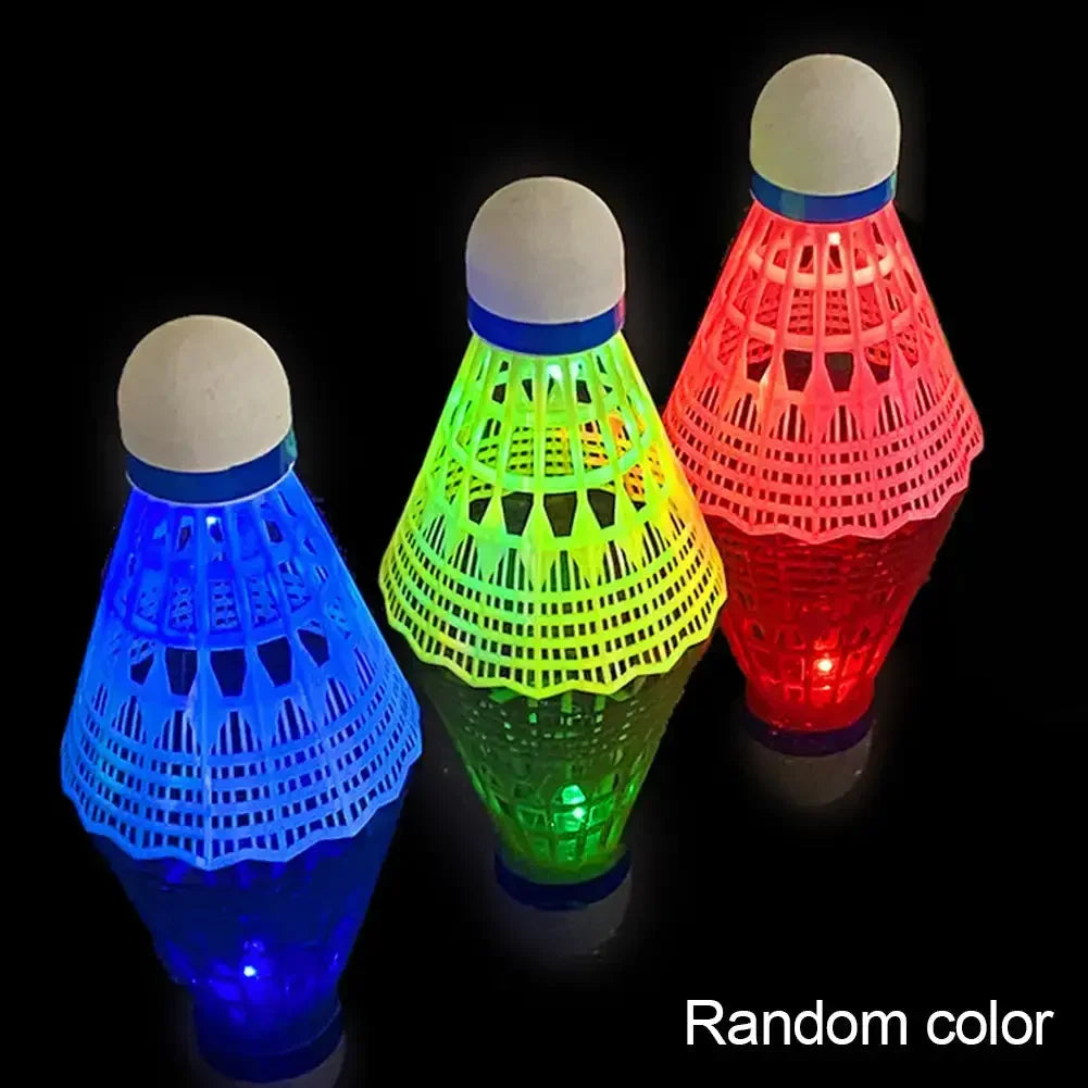 6 Stück LED Leucht Federbälle – Farbige Leuchtende Badmintonbälle für Indoor & Outdoor Spiele Kaufschwan®