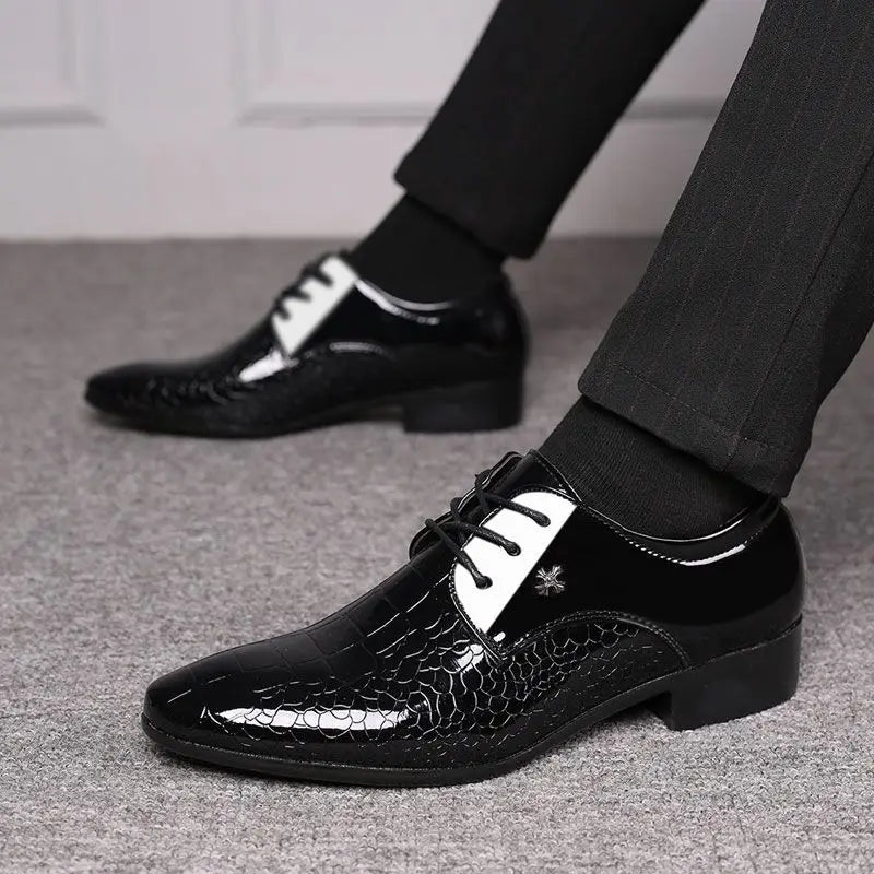 Herren Lackschuhe Schwarz – Elegante Spitzenschuhe mit Glänzendem Finish | Hochwertige Formelle Lederschuhe zum Günstigen Preis Kaufschwan®