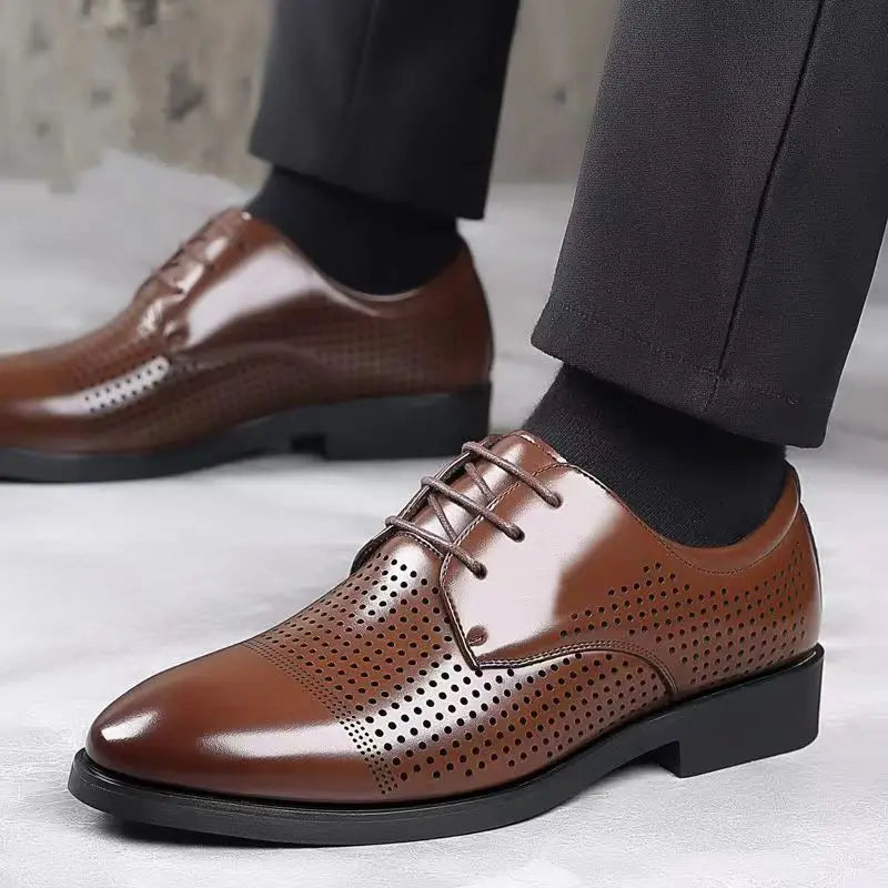 Herren Sommer-Businessschuhe mit Lochdesign – Runde Spitze & Schnürung | Atmungsaktive Elegante Lederschuhe für Büro & Anlass Kaufschwan®
