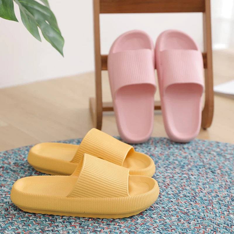 Sommer-Hausschuhe mit dicker Sohle | Atmungsaktive Rutschfeste Badslipper | Entspannung für Zuhause Damen Kaufschwan®