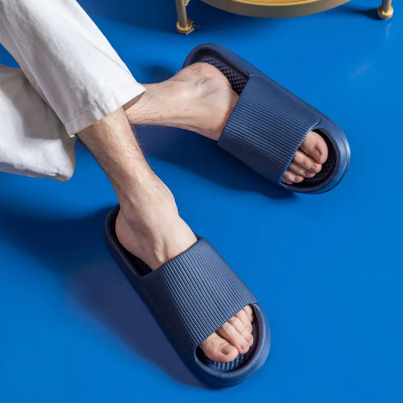 Damen Sommer Sandalen mit dicker Sohle | Leise Weichsohlen-Hausschuhe | Rutschfeste Indoor-Sandalen & Herren-Flip-Flops Kaufschwan®
