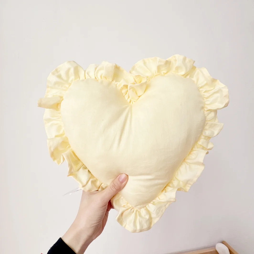 Romantisches Rosa Herz Satin Kissen | Ultra Weich mit Rüschenkante | Schlafzimmer, Wohnzimmer & Hochzeitsdeko Kaufschwan®