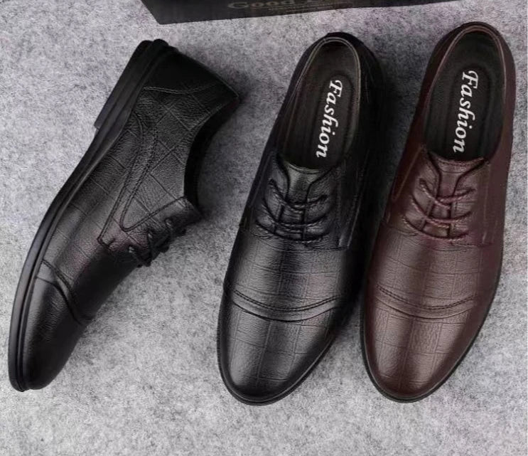 Herren Lederschuhe mit Spitzem Design – Schwarze Weiche Freizeitschuhe | Elegante Retro-Businessschuhe für Sommer & Alltag Kaufschwan®