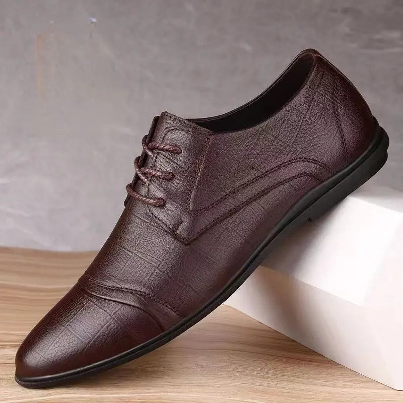 Herren Lederschuhe mit Spitzem Design – Schwarze Weiche Freizeitschuhe | Elegante Retro-Businessschuhe für Sommer & Alltag Kaufschwan® Braun 38
