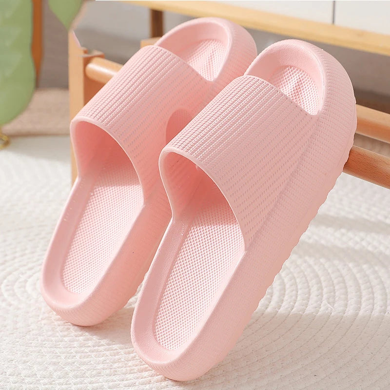 Sommer-Hausschuhe mit dicker Sohle | Atmungsaktive Rutschfeste Badslipper | Entspannung für Zuhause Damen Kaufschwan®