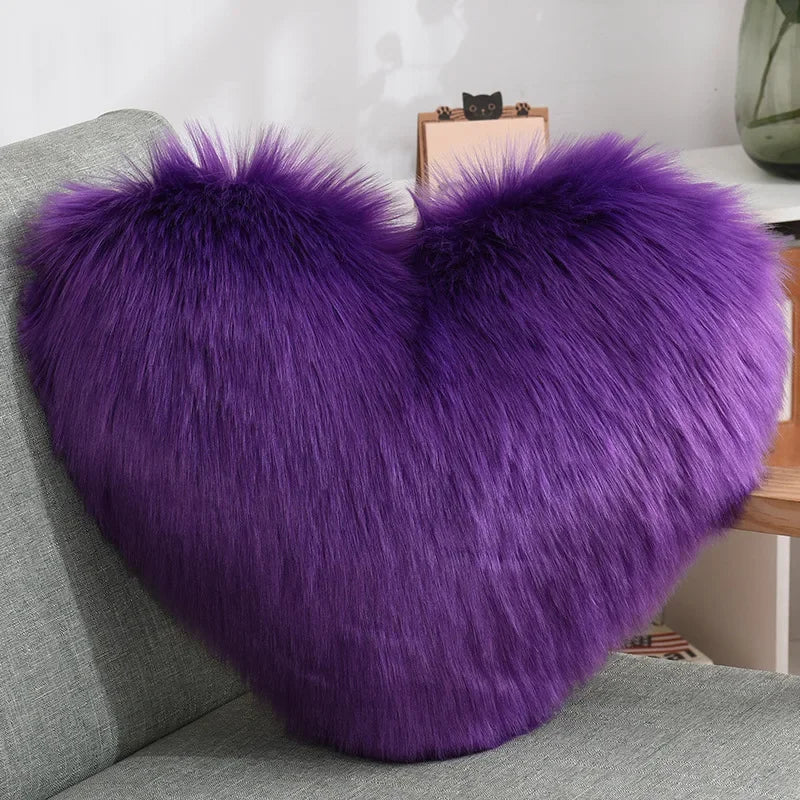 Leichtes Herzförmiges Flauschiges Sofa-Kissen | PP Baumwoll Plüschkissen | Lebendige Wohnzimmerdekoration Kaufschwan® Lila 40x50cm