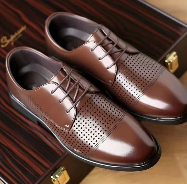 Herren Sommer-Businessschuhe mit Lochdesign – Runde Spitze & Schnürung | Atmungsaktive Elegante Lederschuhe für Büro & Anlass Kaufschwan®