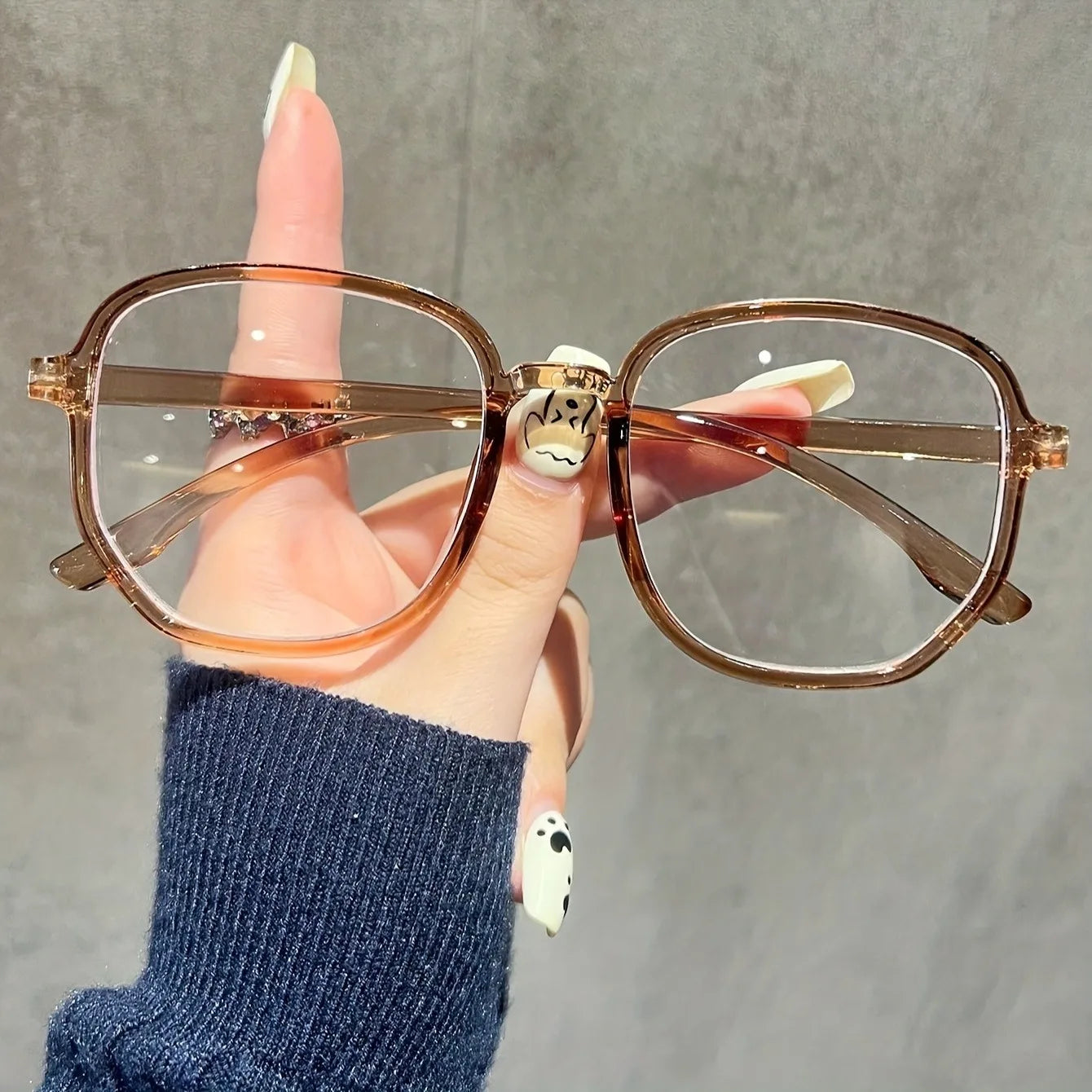 1 piece of women's jelly colored fashionable flat frame new retro simple irregular glasses suitable for daily outings Kaufschwan® Tee