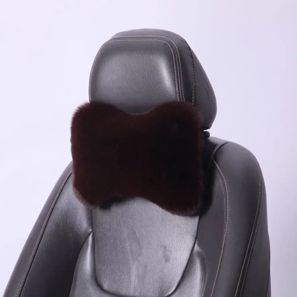 Winter Plüsch Nackenstützkissen fürs Auto – Universelles Kopfstützen- & Lendenkissen für Wärme & Komfort Kaufschwan® Dunkelbraun