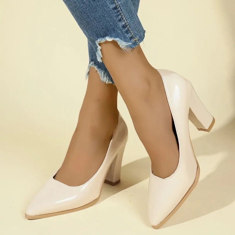 Damen Business-Pumps mit Blockabsatz – Spitzes Slip-On Design | Elegante Sommerschuhe für Büro & Karriere mit Rutschfester Sohle Kaufschwan® Beige 40