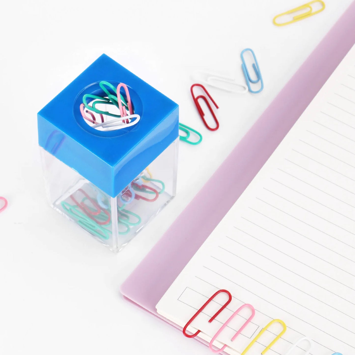Magnetischer Büroklammernspender inkl. 30 Klammern – Schreibtisch Organizer für Zuhause, Schule & Büro | Metall-Pin Halter Box Kaufschwan®