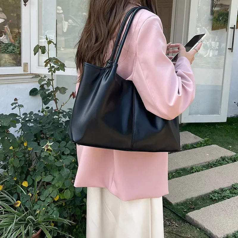 Schlichte Weiße Schultertasche – Damen Kunstleder Underarm Tote | Große Kapazität Handtasche für Schule, Studium & Shopping Kaufschwan®