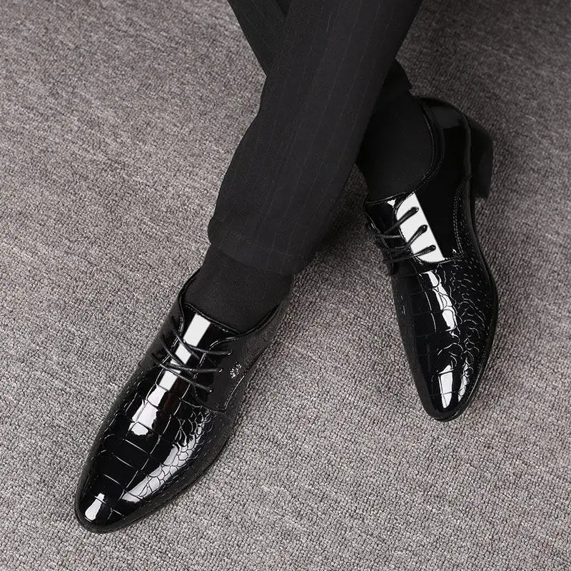 Herren Lackschuhe Schwarz – Elegante Spitzenschuhe mit Glänzendem Finish | Hochwertige Formelle Lederschuhe zum Günstigen Preis Kaufschwan®