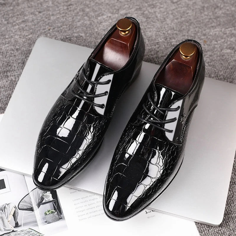 Herren Lackschuhe Schwarz – Elegante Spitzenschuhe mit Glänzendem Finish | Hochwertige Formelle Lederschuhe zum Günstigen Preis Kaufschwan®