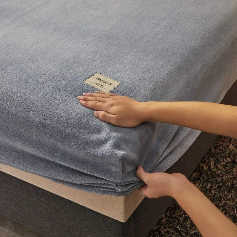 Weiches Plüsch Spannbettlaken – Warmes Coral Fleece Matratzenschoner | Winter Luxus Bettwäsche für Doppelbetten & Paare Kaufschwan®