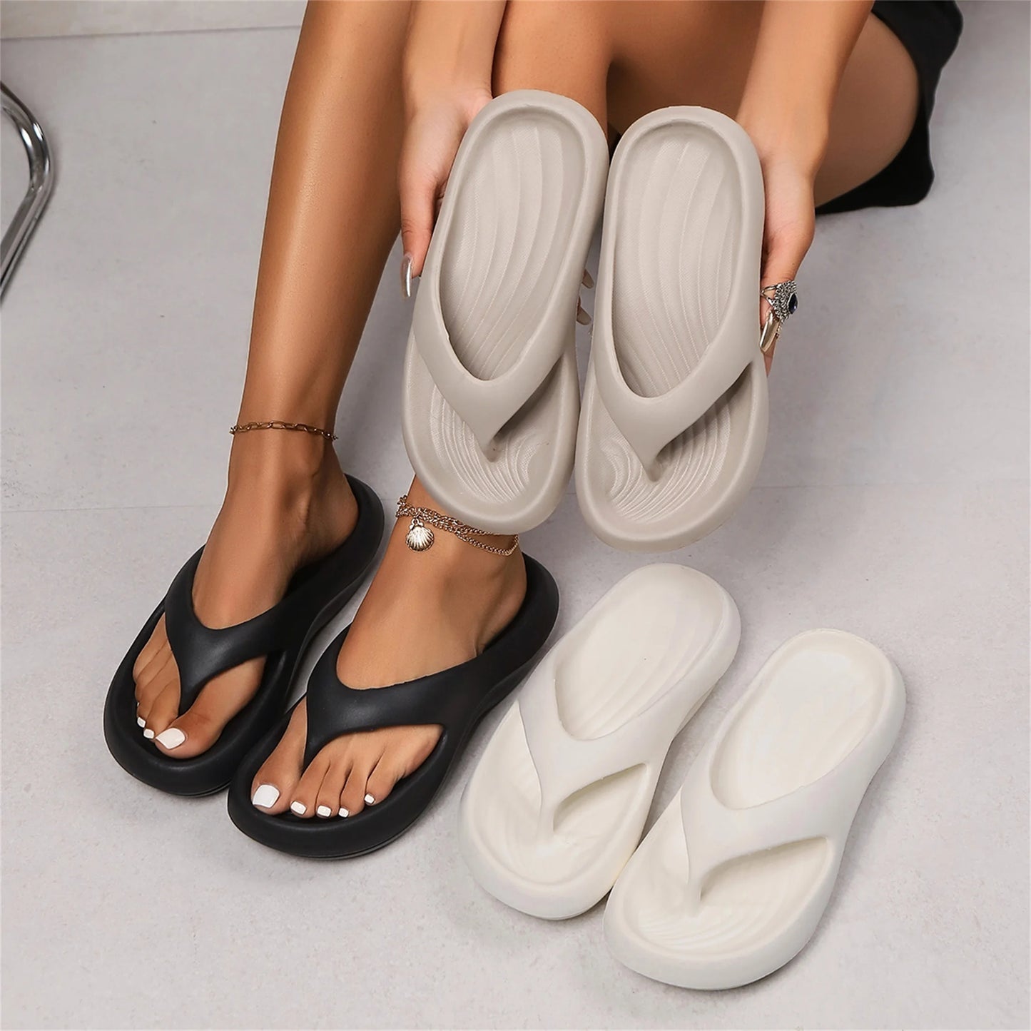 Damen Stylische EVA Flip-Flops | Bequeme, Weiche, Rutschfeste & Geruchsfreie Sandalen | Vielseitige Sommer- & Strandschuhe Kaufschwan®