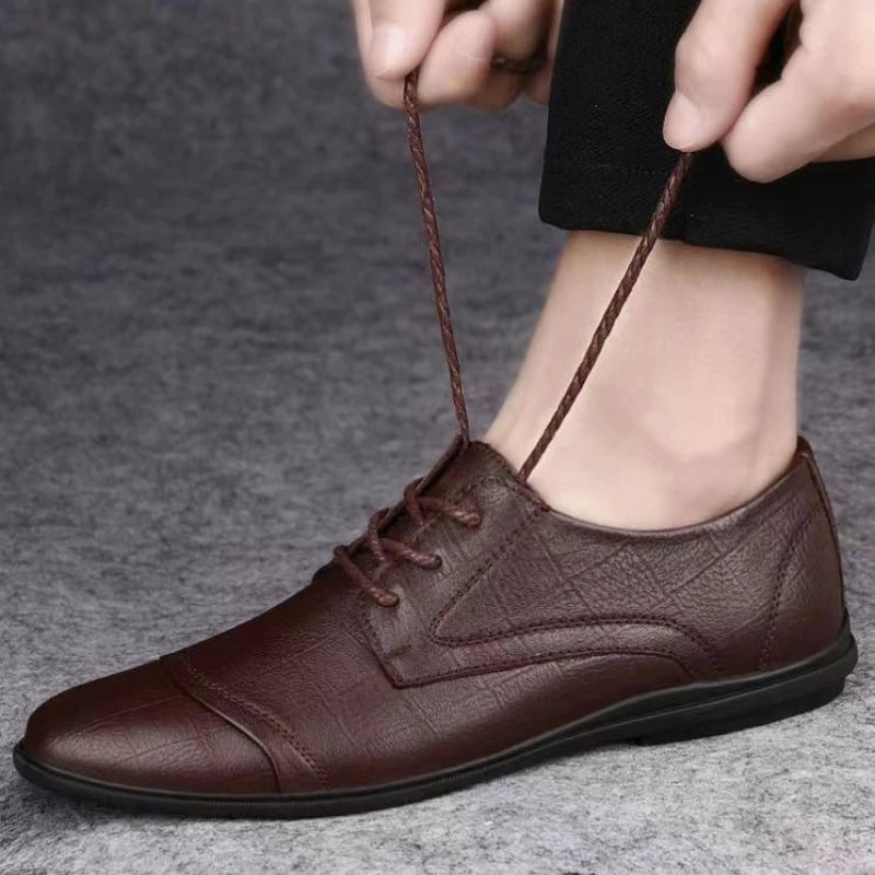 Herren Lederschuhe mit Spitzem Design – Schwarze Weiche Freizeitschuhe | Elegante Retro-Businessschuhe für Sommer & Alltag Kaufschwan®