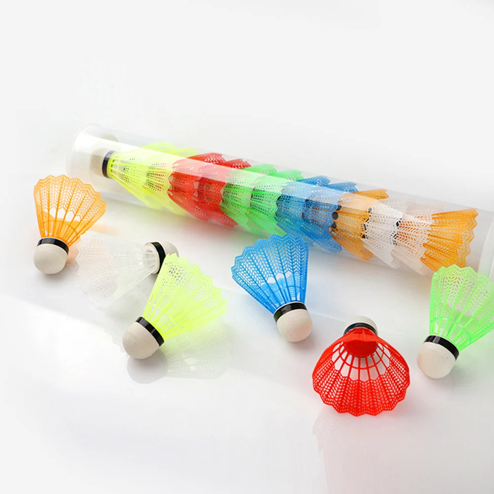 12 Stück Plastik Federbälle – Leichte Trainings Federbälle für Kinder & Anfänger | Langlebige Badminton Shuttles für Indoor & Outdoor Kaufschwan®