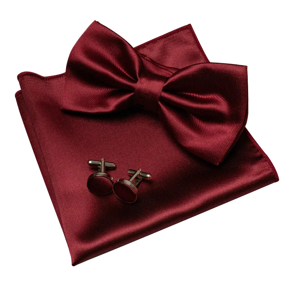 Herren Satin-Fliegen-Set – Elegante Fliege mit Manschettenknöpfen & Einstecktuch | Glänzendes Accessoire für Business & Hochzeit Kaufschwan® Weinrot
