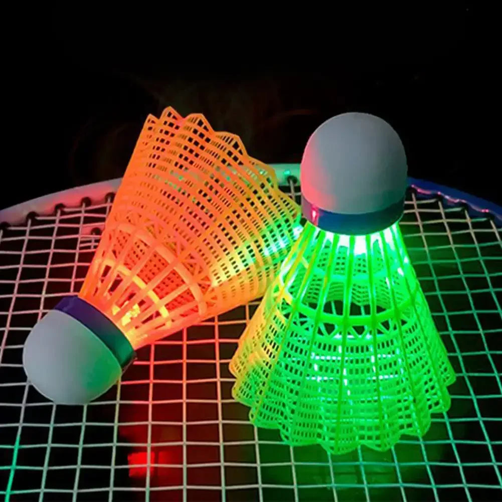 6 Stück LED Leucht Federbälle – Farbige Leuchtende Badmintonbälle für Indoor & Outdoor Spiele Kaufschwan®