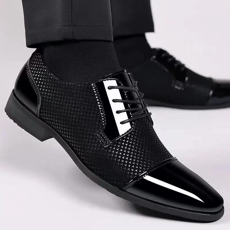 Herren Business-Freizeitschuhe – Atmungsaktive Lederschuhe mit Spitzem Design | Elegante Designer-Schuhe für Sommer & Alltag Kaufschwan® Schwarz 38
