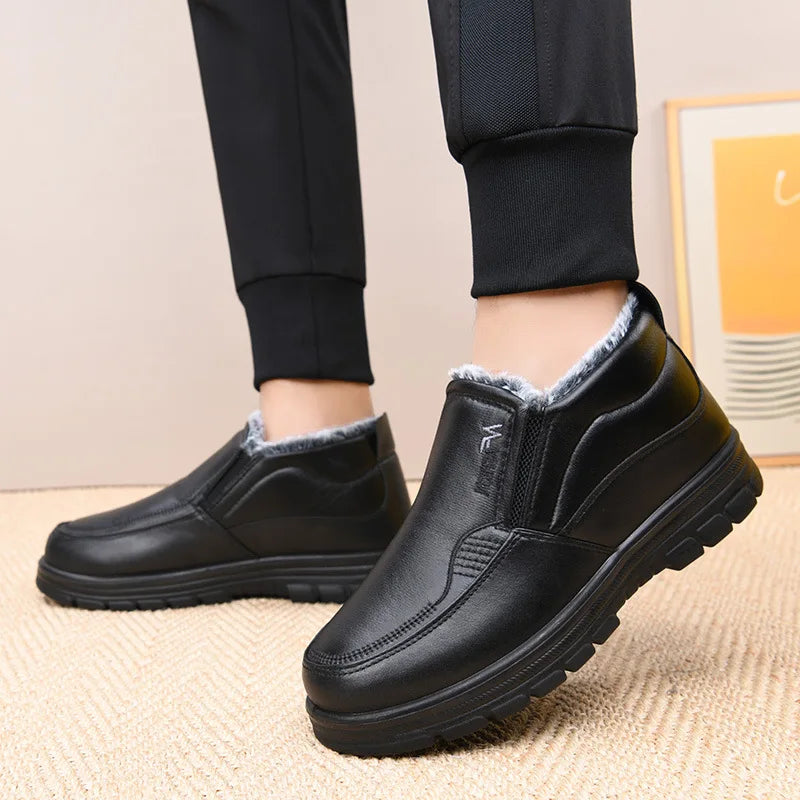 Herren Winterstiefel aus Leder – Wasserdicht & Rutschfest | Gefütterte Warme Baumwoll-Stiefeletten für Arbeit & Outdoor Kaufschwan®