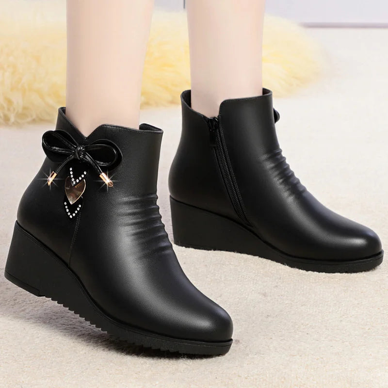 Damen Warme Baumwollschuhe – Weiche Leder Kunstfell Gefütterte Knöchelstiefel | Plateau Keilstiefel Rutschfest Kurzschaft Stiefel für Mütter