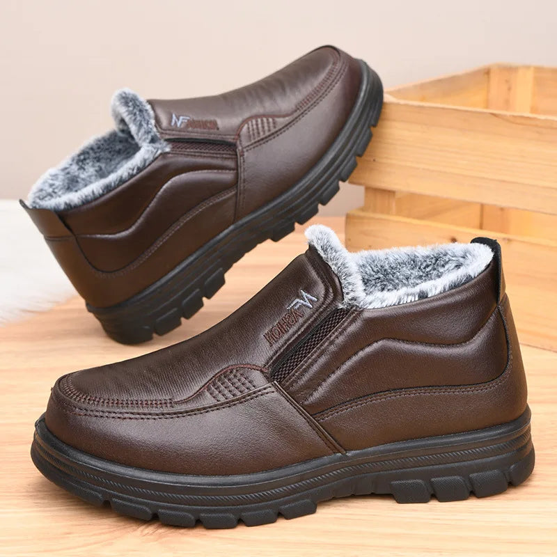 Herren Winterstiefel aus Leder – Wasserdicht & Rutschfest | Gefütterte Warme Baumwoll-Stiefeletten für Arbeit & Outdoor Kaufschwan®