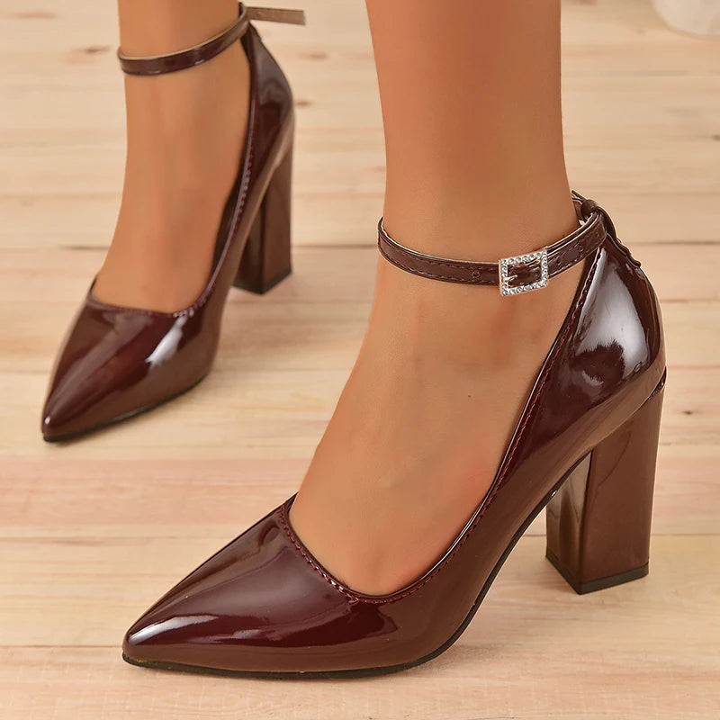 Damen Lackleder-Pumps mit 10 cm Absatz & Kristall-Schnalle – Elegante Spitzenschuhe mit Knöchelriemen | Luxus-High-Heels Kaufschwan® Weinrot 35