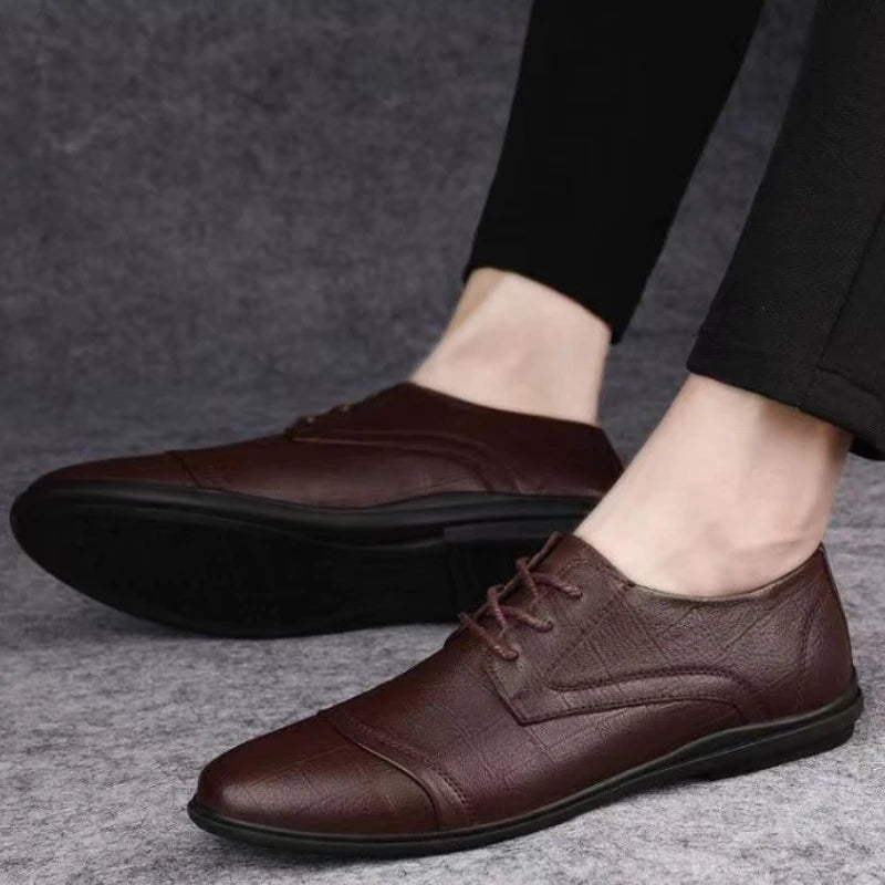 Herren Lederschuhe mit Spitzem Design – Schwarze Weiche Freizeitschuhe | Elegante Retro-Businessschuhe für Sommer & Alltag Kaufschwan®